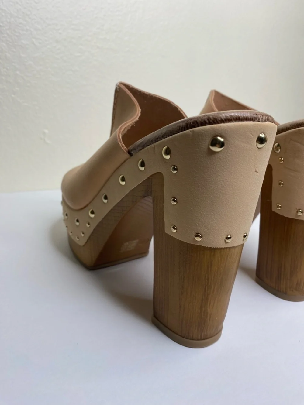 Chinese Laundry Women's Tan Leather Studded Platform Peep Toe Mules - Picture 9 of 14